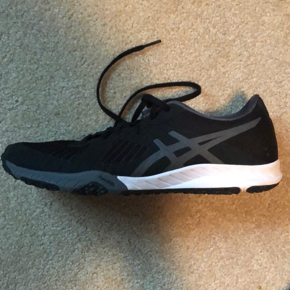 ASIC running shoes - Picture 2 of 2